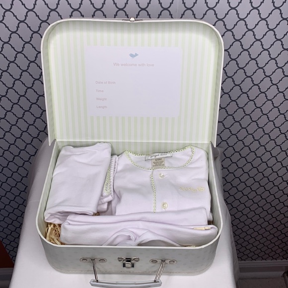 Angel Dear Other - NWOT Newborn layette by angel dear